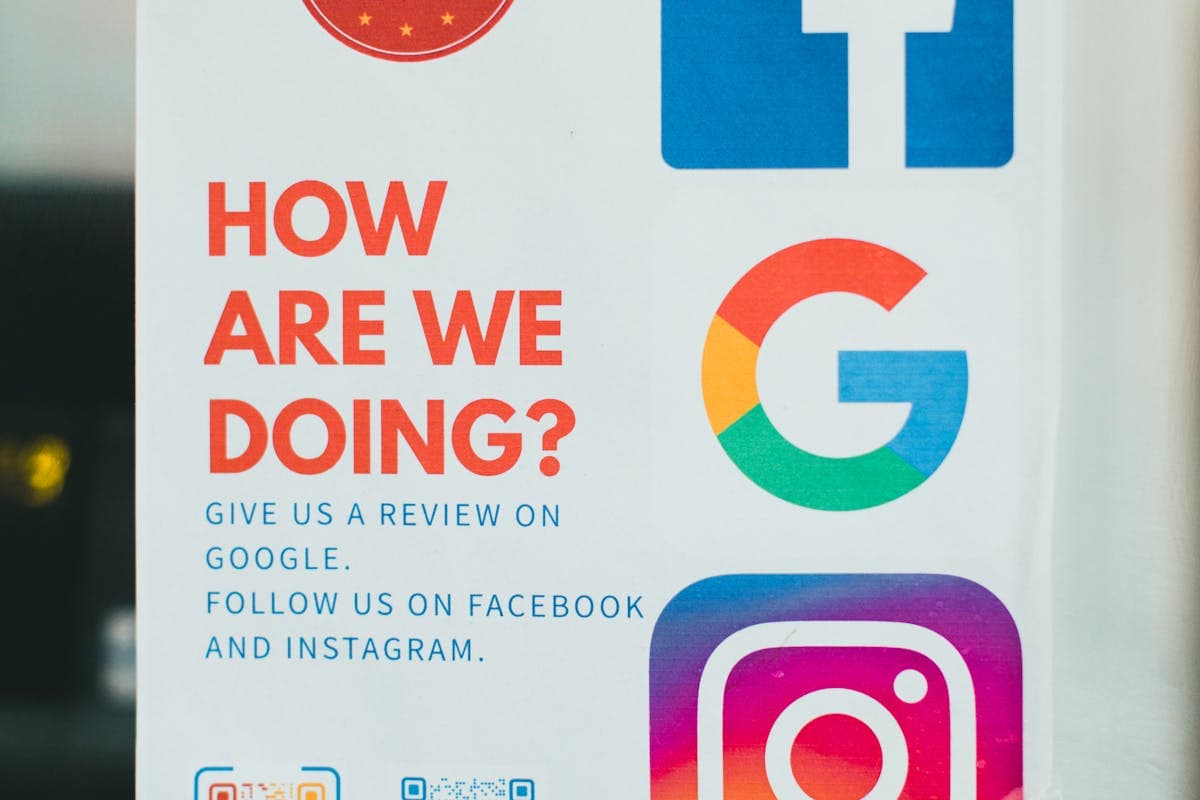 Come ottenere più recensioni Google per il tuo studio di tatuaggi (e di trucco permanente)